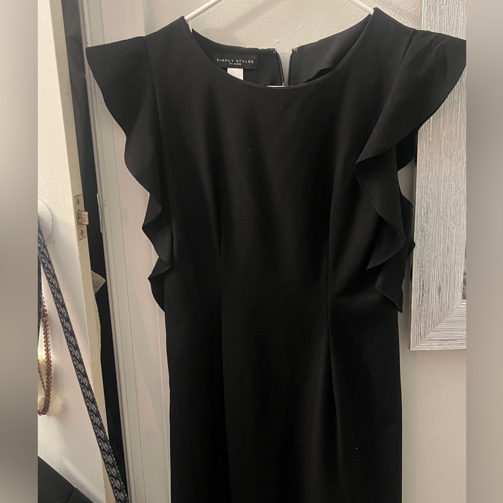 Simply Styled Black Ruffled Sheath Mini Dress